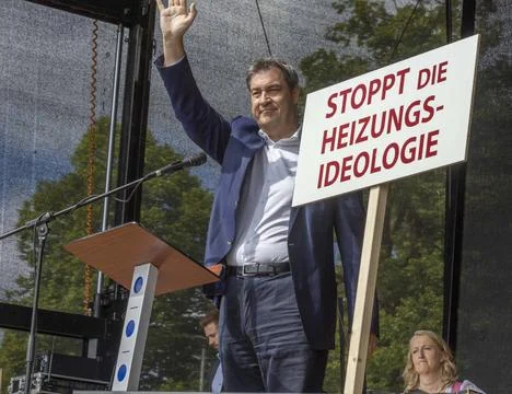  Markus Söder / Kundgebung Demonstration DEMO gegen Heizhammer Gesetz der .. Stock Photos