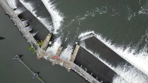 Marlow Weir Ascending Video stock 170793354