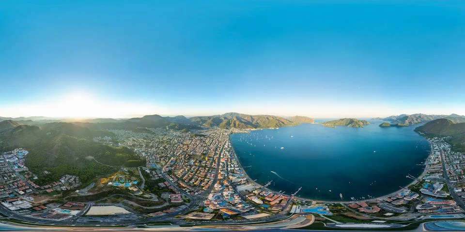 Marmaris, Turkey. Panoramic view of city, mountains, bay with yachts and co.. Foto stock