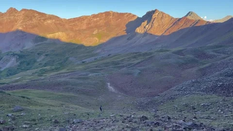 Maroon Bells 4 Pass Loop Trail run: West Maroon Pass evening light Video stock 329455114
