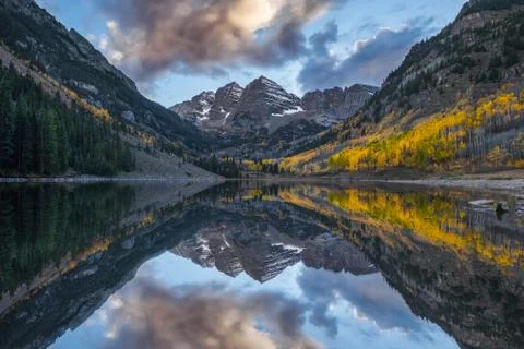 Maroon Bells &amp; Clouds Stock Photos