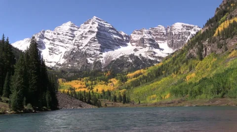 Maroon Bells Landscape in Fall Vídeos de archivo 30590034