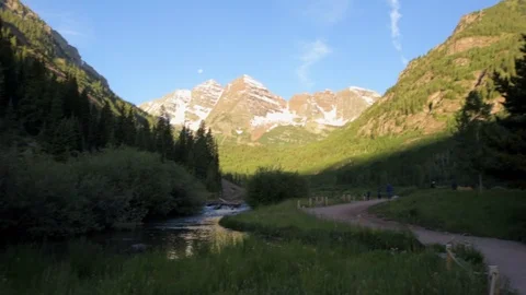 Maroon Bells wide angle panning panoramic in Aspen, Colorado sunrise Stock Footage 120603894