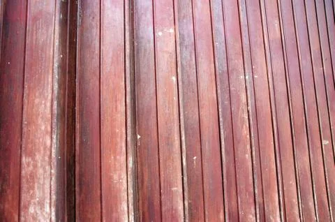 Maroon iron door Stockfoto's