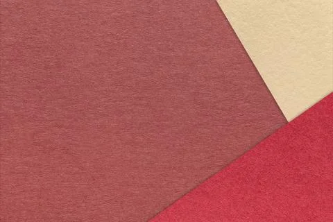 Maroon textured paper background with red beige triangular corners and copy s Illustrazione stock