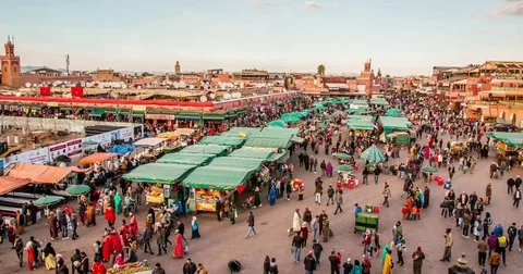 MARRAKECH, MOROCCO timelapse People on Jemaa el Fna square and market place in 스톡 동영상 72092972