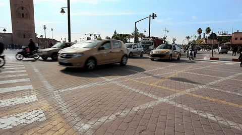 Marrakech  traffic Stockbeeldmateriaal 61735276