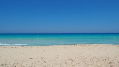 Marsa Matruh, Egypt. The sandy beach and the amazing sea Vidéo 120977559