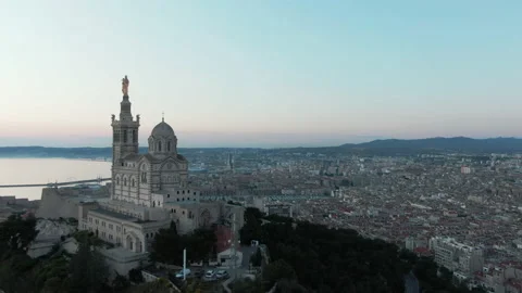 MARSEILLE-LOCKDOWN Notre-dame-sunset-descent2 LUT 스톡 동영상 131331642