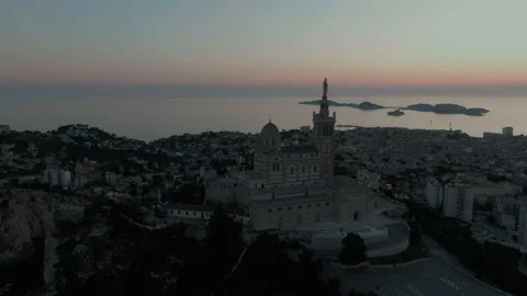 MARSEILLE-LOCKDOWN Notre-dame-sunset-POI4 LUT 스톡 동영상 131332011