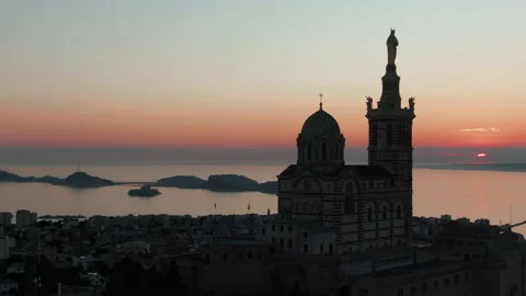 MARSEILLE-LOCKDOWN Notre-dame-sunset-POI LUT 스톡 동영상 131332174