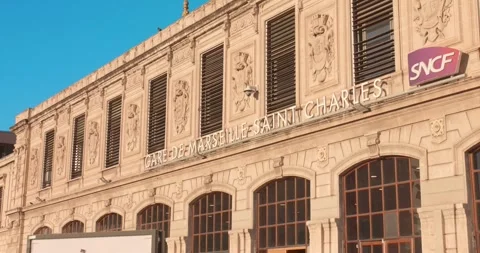 Marseille-Saint-Charles main train station facade view with ornate architecture Video stock 333688276