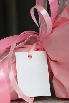 Marshmallow bouquet packaging elements. Packed in craft paper. Close-up. Foto stock