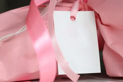 Marshmallow bouquet packaging elements. Packed in craft paper. Close-up. Foto stock