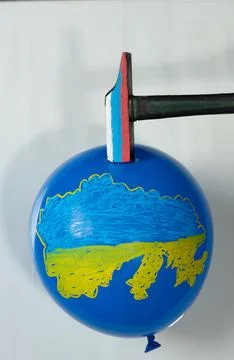 Martillo con globo Stock Photos