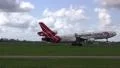 Martinair Cargo plane takes off Vídeos en HD