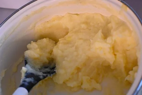 Mashed Potatoes in Pot Close-Up, Homemade Comfort Food Preparation Fotos Stock