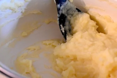 Mashed Potatoes in Pot Close-Up, Homemade Comfort Food Preparation Fotos Stock