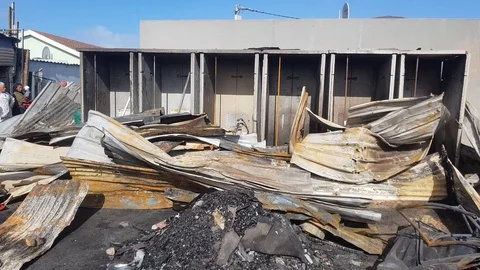 Masiphumelele shack fire Stock Footage 113291917