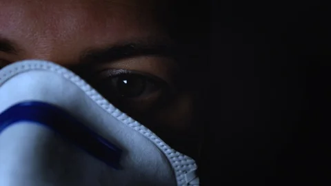 Mask to avoid contagion from the Coronavirus COVID-19 Video stock 126327565