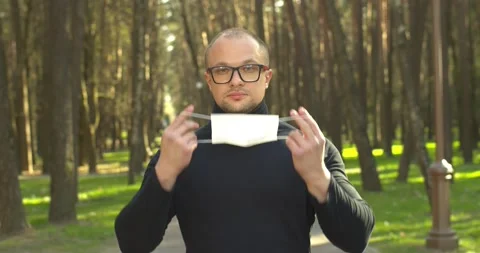 Mask on man Видео 130338391