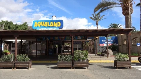 Maspalomas Gran Canaria Spain: Empty lines at Aqualand water park entrance Video stock 86085549