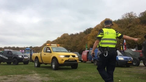 Mass farmer protest in The Hague Video stock 118150702