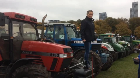 Mass farmer protest in the Netherlands 動画素材 118150590
