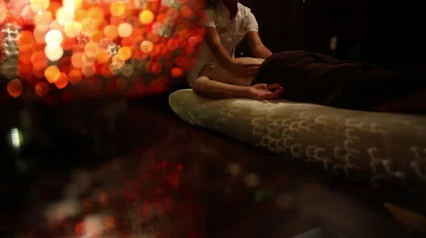 Massage with moody light Vídeo Stock 60703173