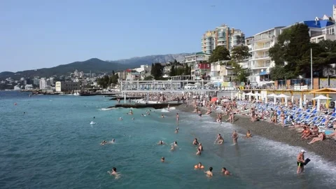 Massandra beach of Yalta Stockbeeldmateriaal 136064977
