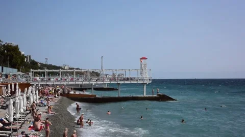 Massandra beach of Yalta Stockbeeldmateriaal 136065003