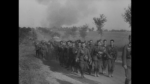Massed ranks of German troops advance Video stock 103387352