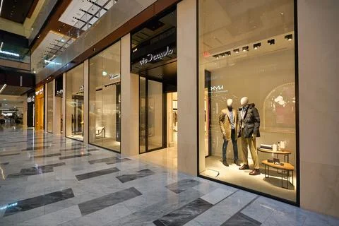 Massimo Dutti store Stock Photos