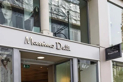 Massimo Dutti Storefront With Elegant Signage. London, UK, 14 April 2024 Stock Photos