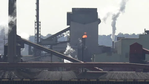 Massive Air pollution from heavy industry manufacturing factory smokestack Vídeo Stock 157750077