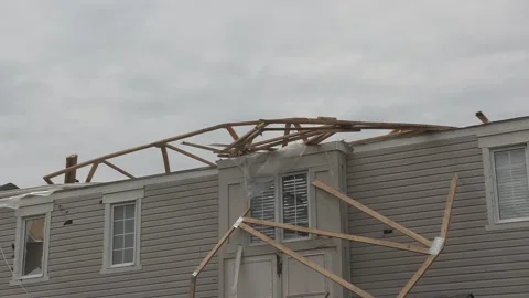 Massive Barrie storm and Tornado destruction in residential area Vidéo 157398084