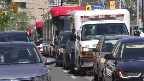 Massive city traffic jam on hot summer day in Toronto in new normal 库存影片 155565126