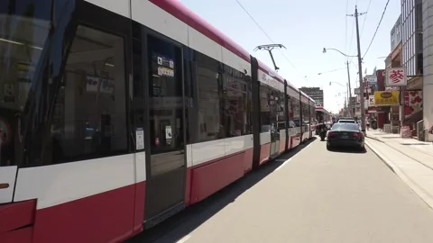 Massive city traffic jam on hot summer day in Toronto in new normal Vídeos de archivo 155567929