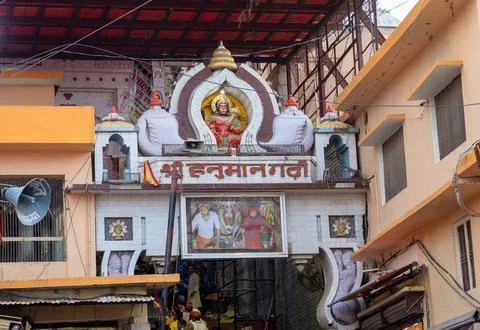 Massive Crowd Of Devotees Gathering At Shri Hanuman Garhi Temple In Ayodhya Stock Photos