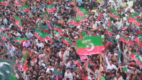 Massive crowd support for cricket turned politician Imran Khan Stock Footage 86594873