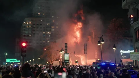 Massive falla sculpture burning during La Crema night of Las Fallas in Valencia Stock Footage 336263489