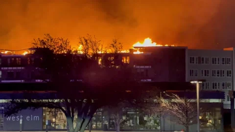 Massive fire burns  Canton Apt  complex in Okc Stock Footage 170264220