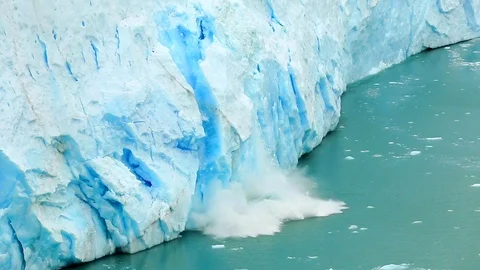Massive glacier break apart. Stock Footage 117731141