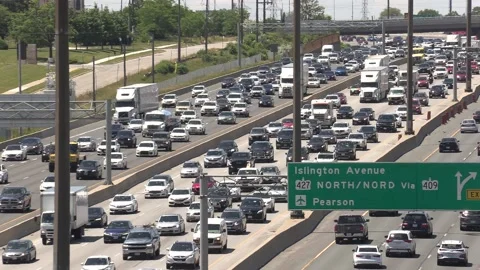 Massive heavy rush hour traffic jam on highway Vídeos de archivo 155574472