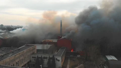 Massive large blaze fire in the city, aerial drone top view Vídeos de archivo 163311796