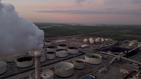Massive Oil Refinery Complex and Global Energy Supply Iran Conflict Concept 動画素材 347640362