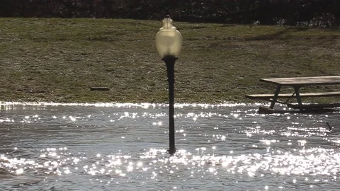 Massive river flooding during record warm temperatures in Ontario Canada Vídeo Stock 150242212