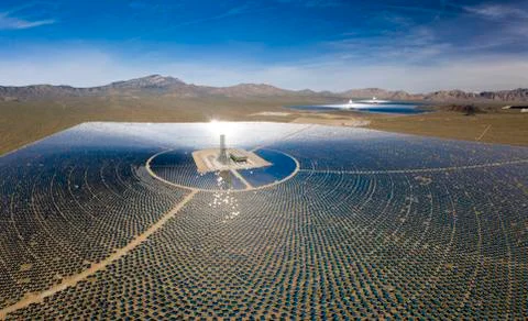 A massive solar array at the Ivanpah Generating station in the d Stock Photos