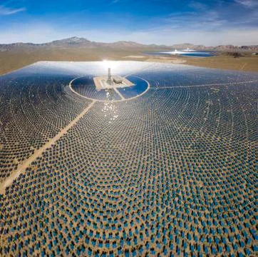 A massive solar array at the Ivanpah Generating station in the d Stock Photos
