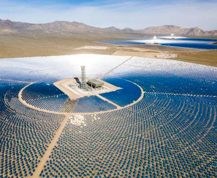 A massive solar array at the Ivanpah Generating station in the d Stock Photos
